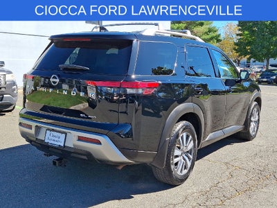 2023 Nissan Pathfinder SL