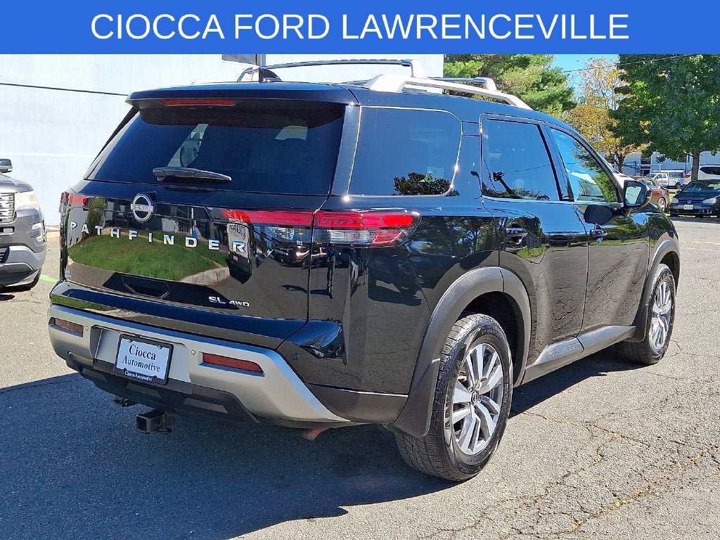 2023 Nissan Pathfinder SL