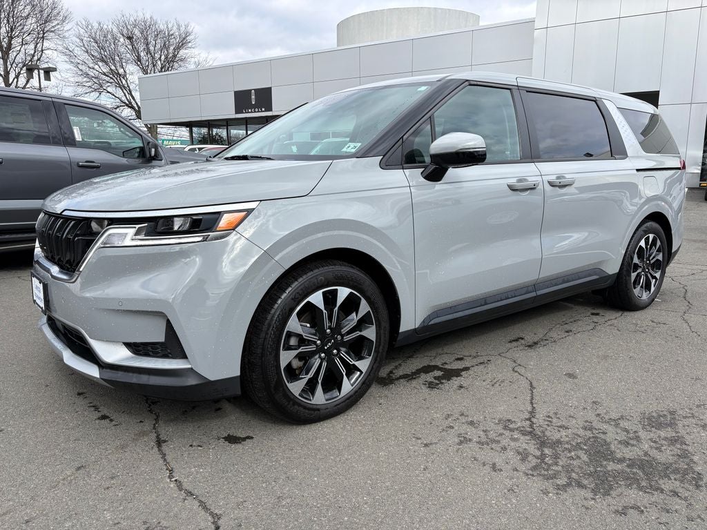 2024 Kia Carnival EX