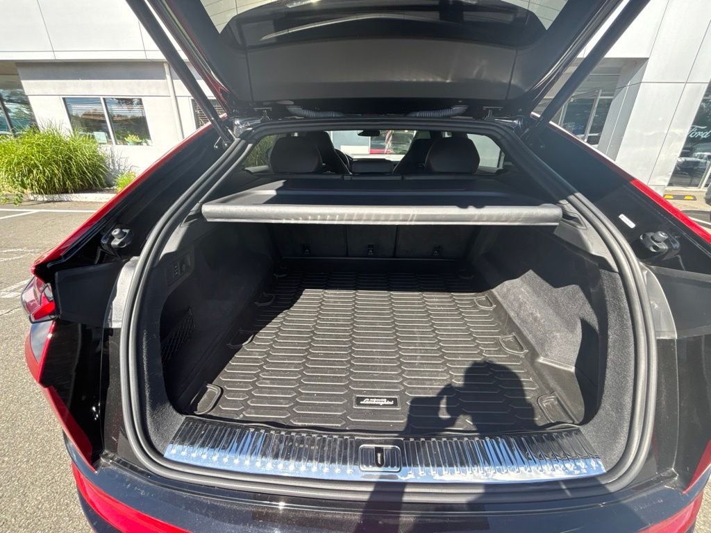 2021 Lamborghini Urus Base