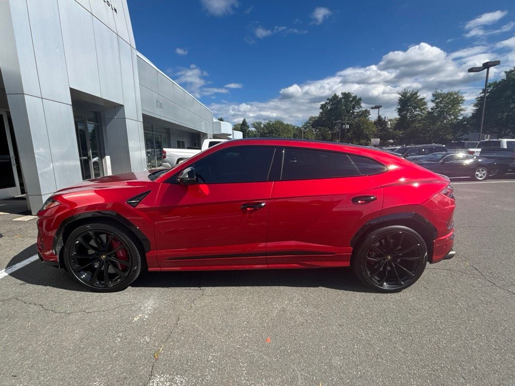 2021 Lamborghini Urus Base
