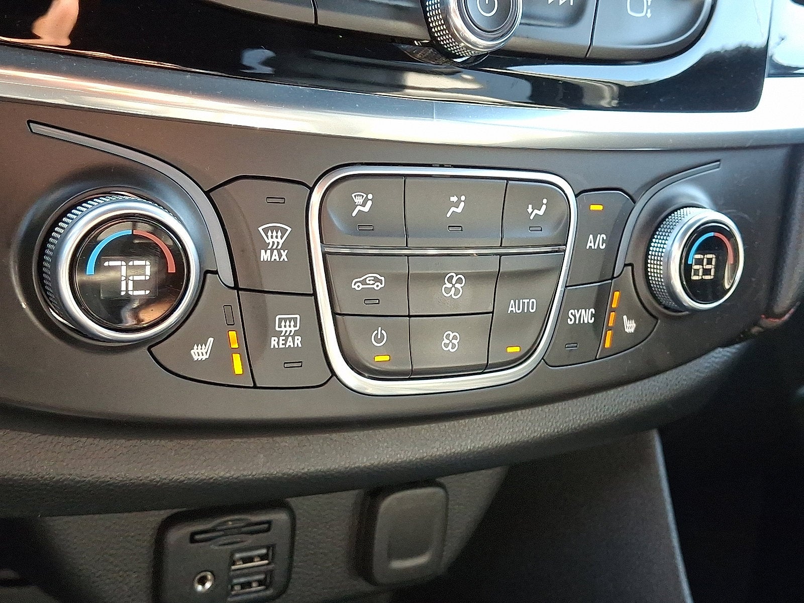 2022 Chevrolet Traverse RS