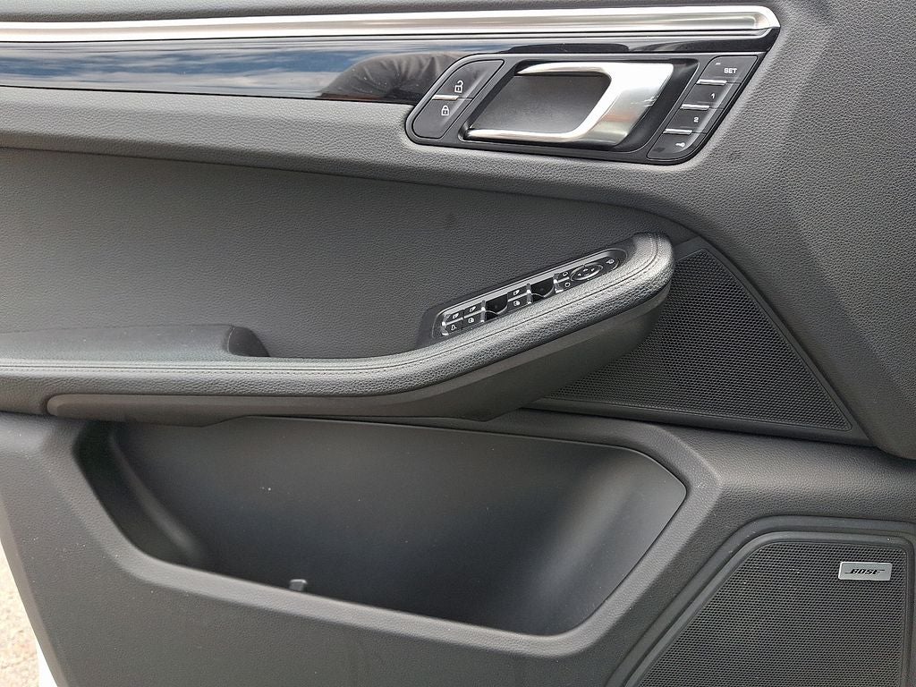 2022 Porsche Macan AWD