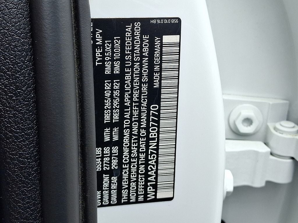 2022 Porsche Macan AWD