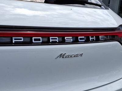 2022 Porsche Macan AWD