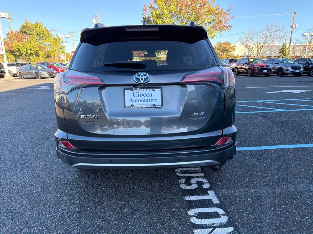 2018 Toyota RAV4 Hybrid XLE