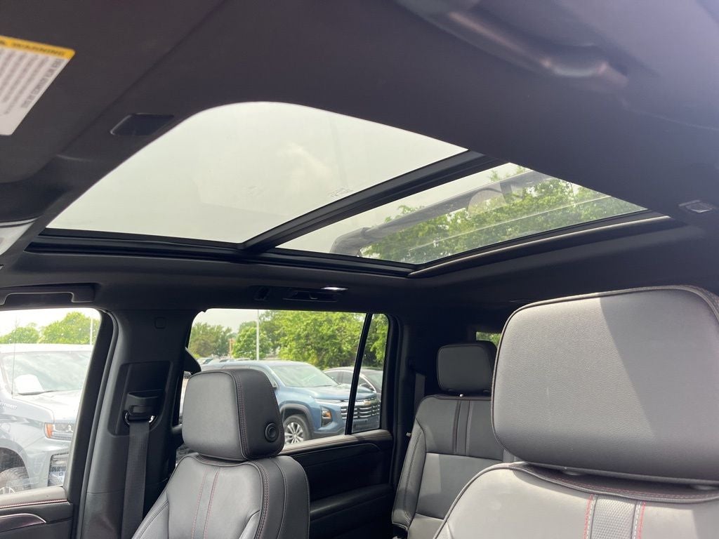 2023 Chevrolet Suburban RST