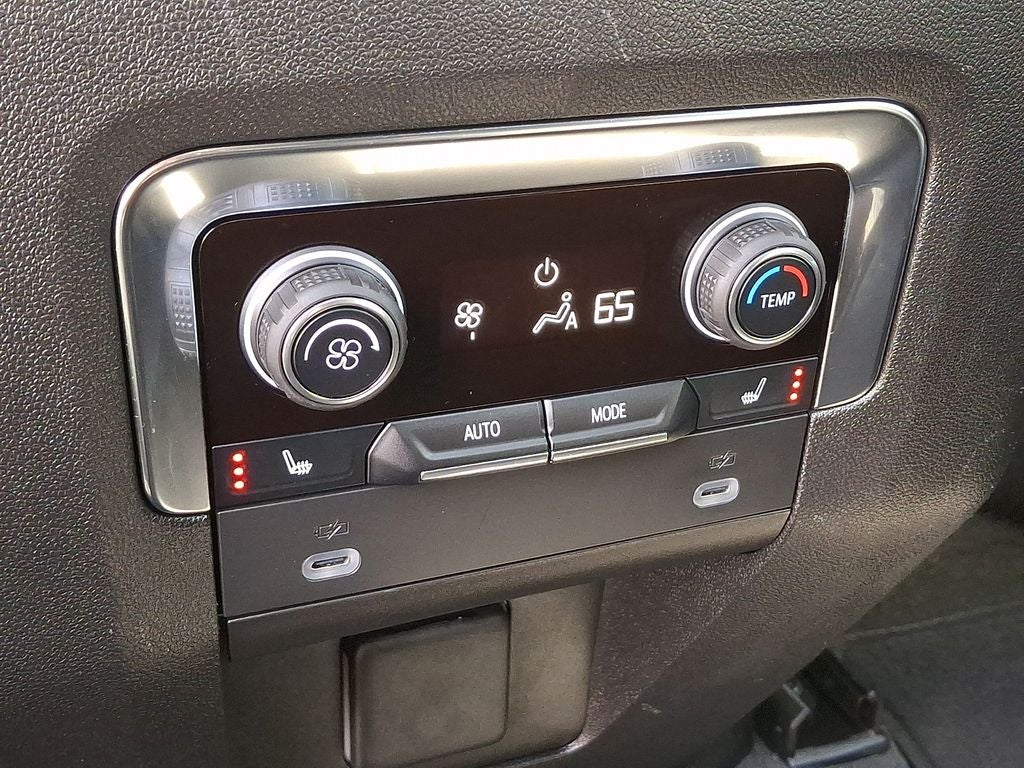 2023 Chevrolet Suburban RST