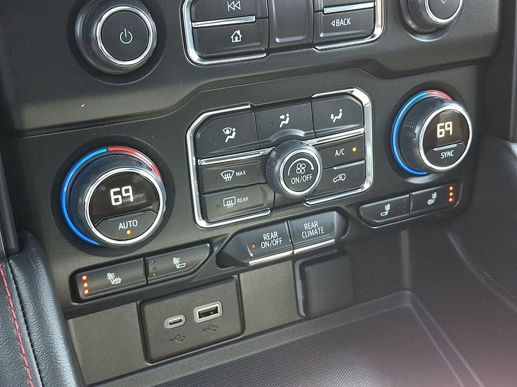 2023 Chevrolet Suburban RST