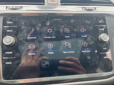 2023 Volkswagen Tiguan 2.0T SE