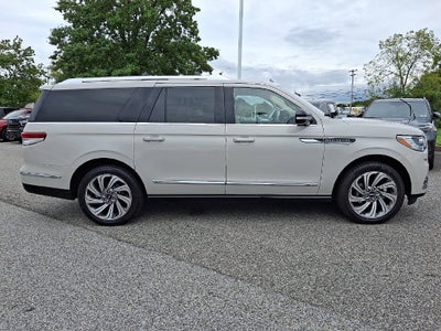 2022 Lincoln Navigator L Reserve