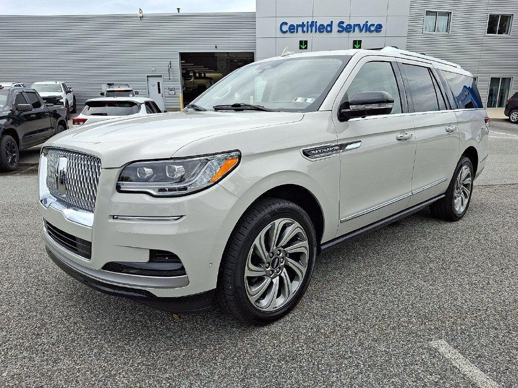 2022 Lincoln Navigator L Reserve