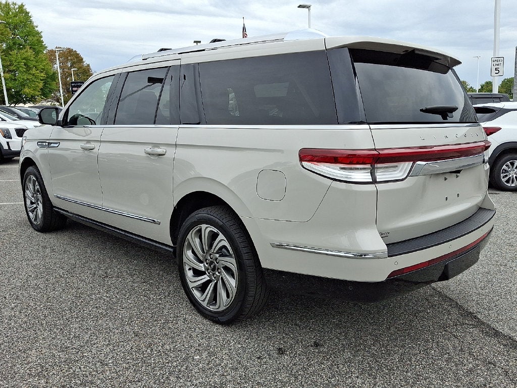 2022 Lincoln Navigator L Reserve