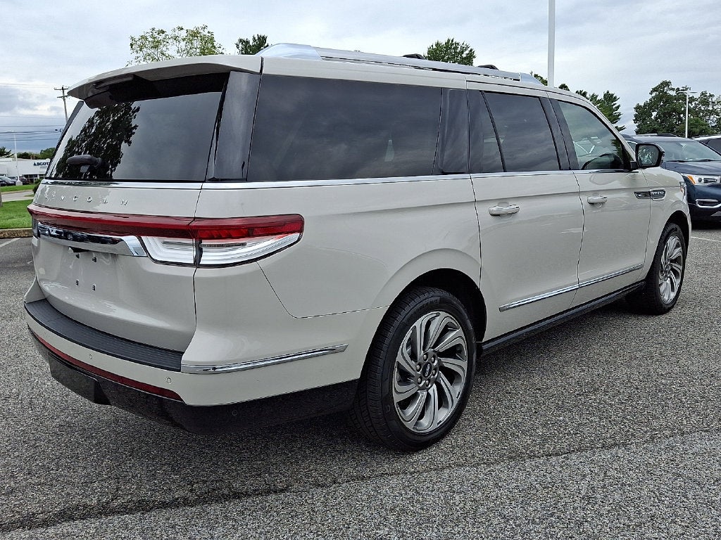 2022 Lincoln Navigator L Reserve
