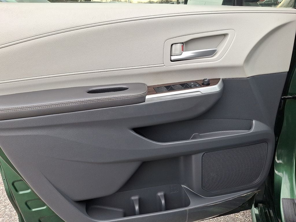 2021 Toyota Sienna XLE 7 Passenger