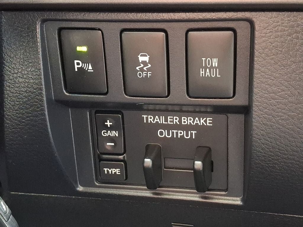 2017 Toyota Tundra SR5