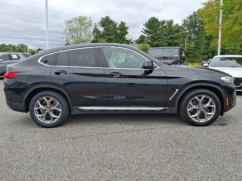2023 BMW X4 xDrive30i