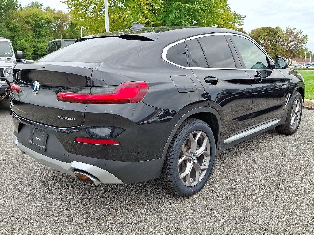 2023 BMW X4 xDrive30i