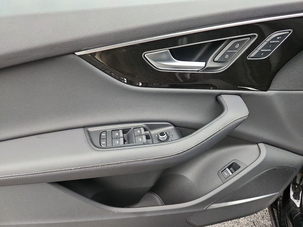 2025 Audi Q7 55 Premium Plus quattro