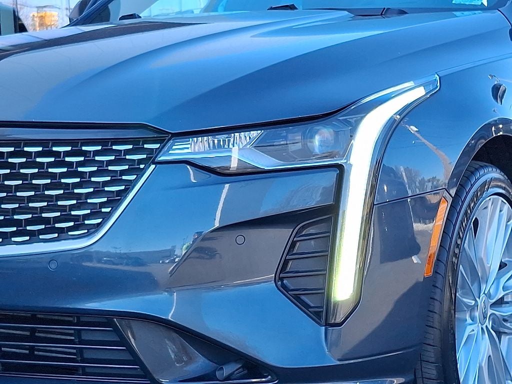 2022 Cadillac CT4 Premium Luxury