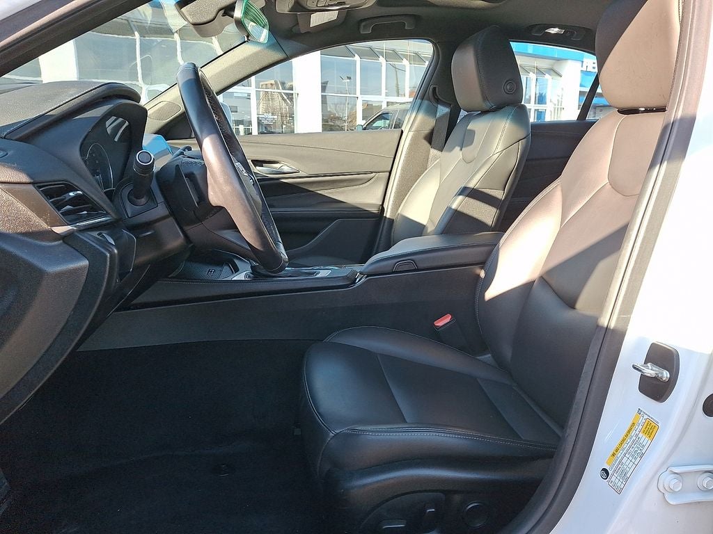 2023 Cadillac CT4 Luxury