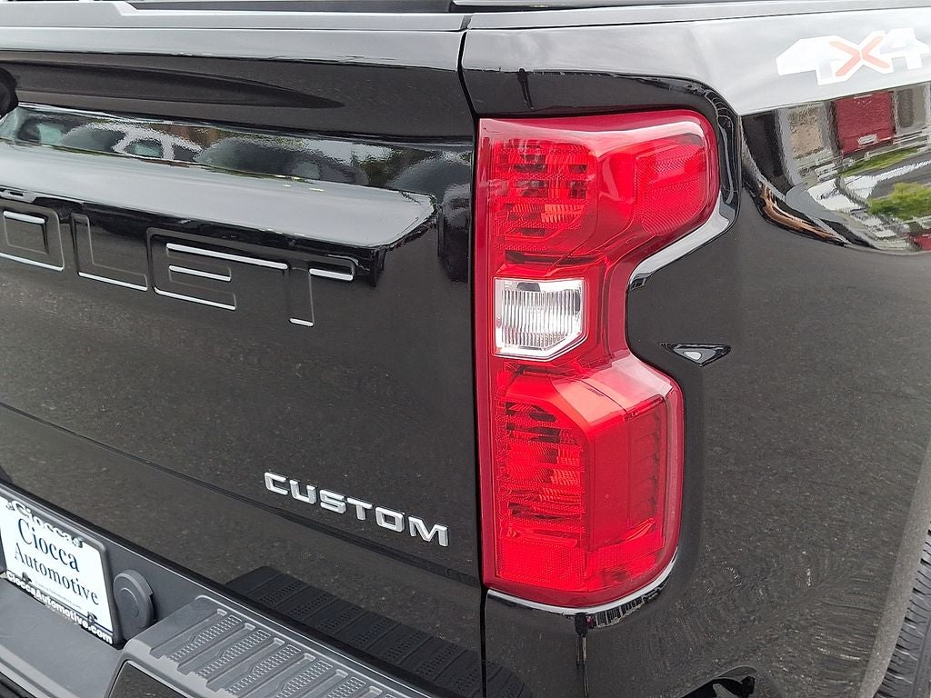 2022 Chevrolet Silverado 1500 Custom