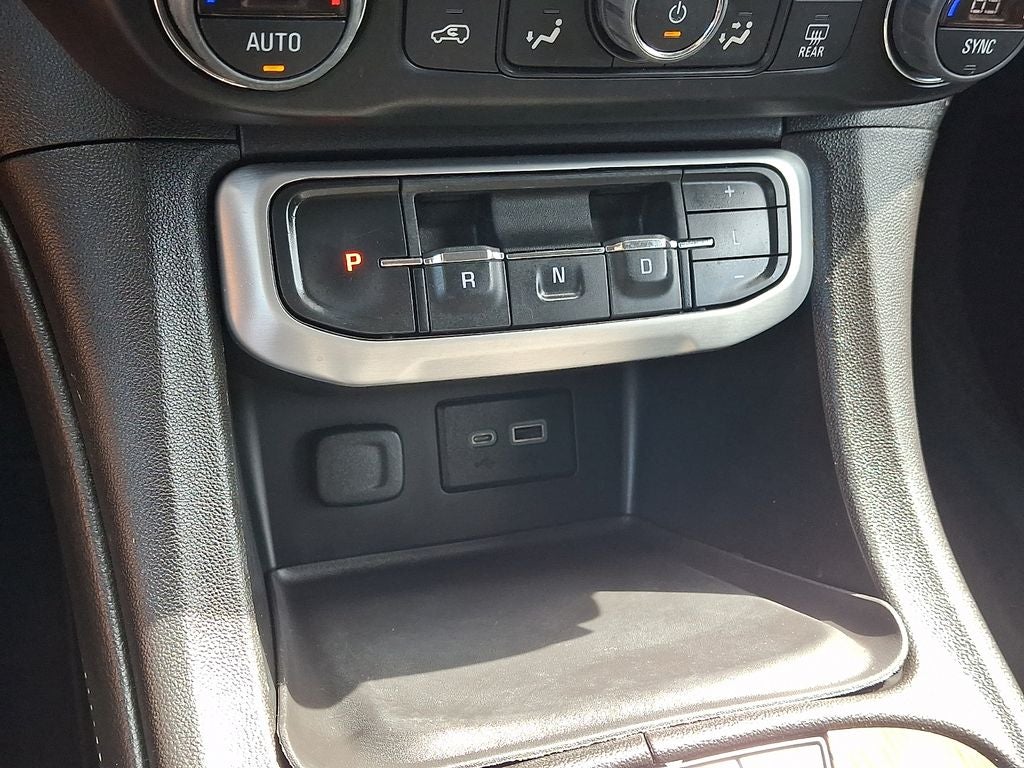 2022 GMC Acadia SLE