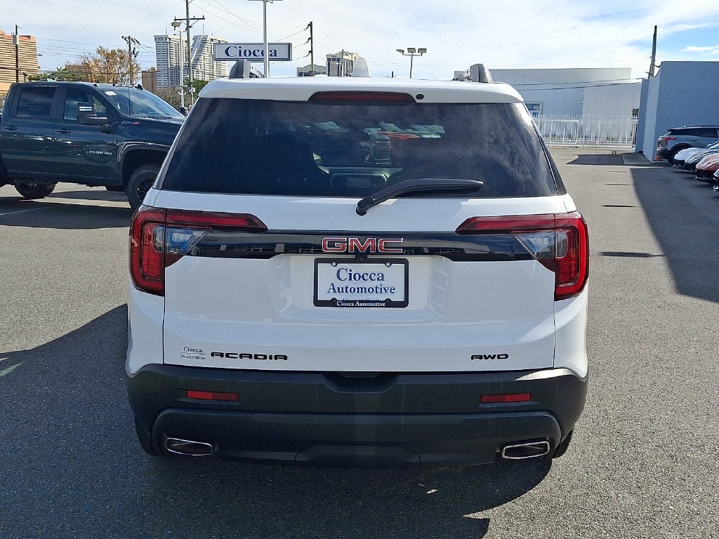2023 GMC Acadia SLT
