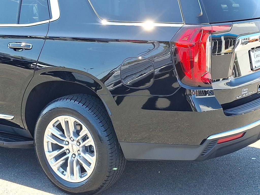 2023 GMC Yukon SLT