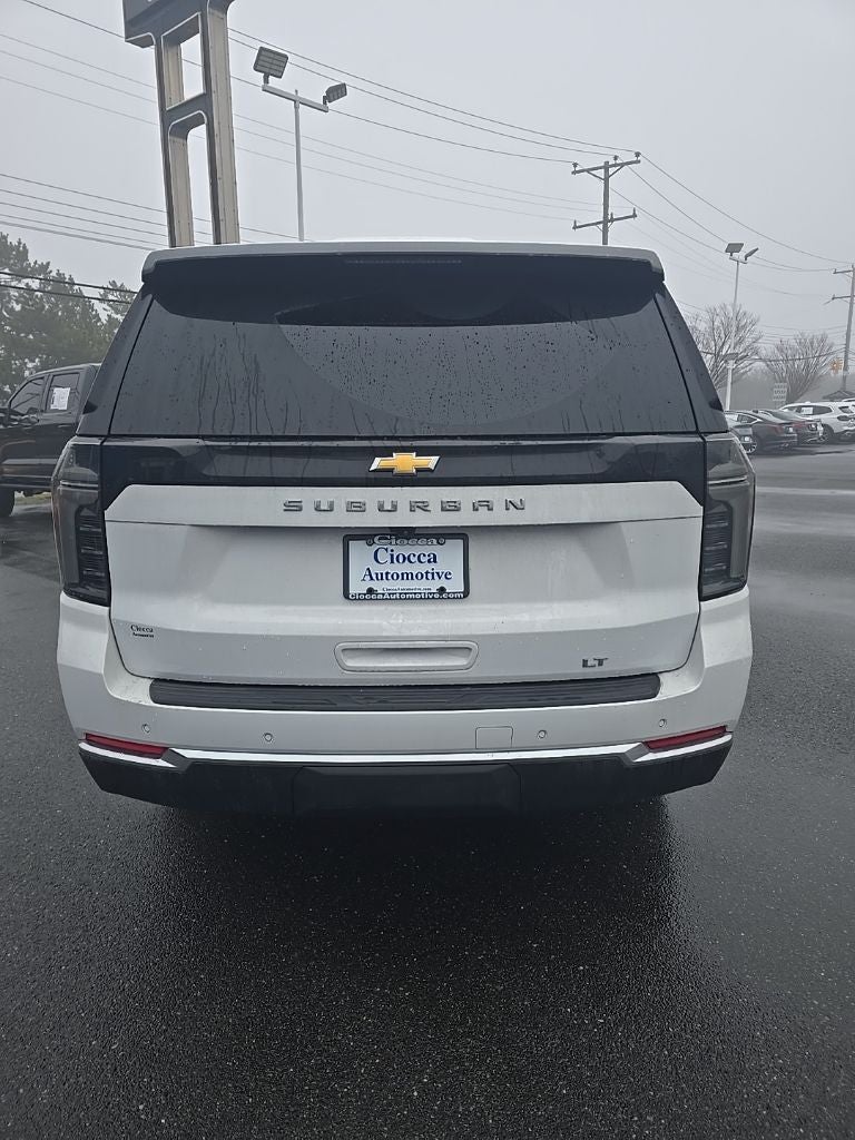 2025 Chevrolet Suburban LT