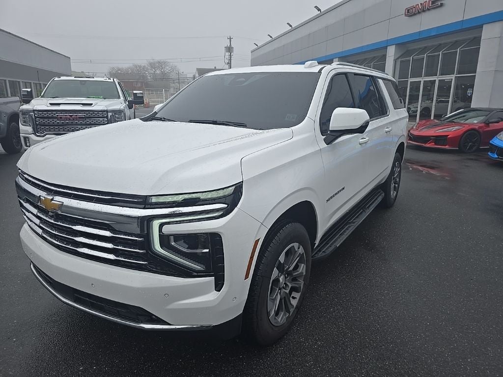 2025 Chevrolet Suburban LT