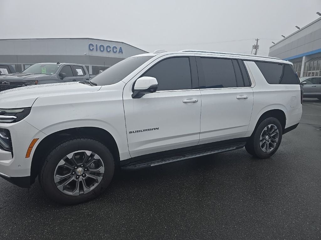 2025 Chevrolet Suburban LT
