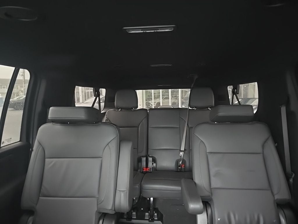 2025 Chevrolet Suburban LT