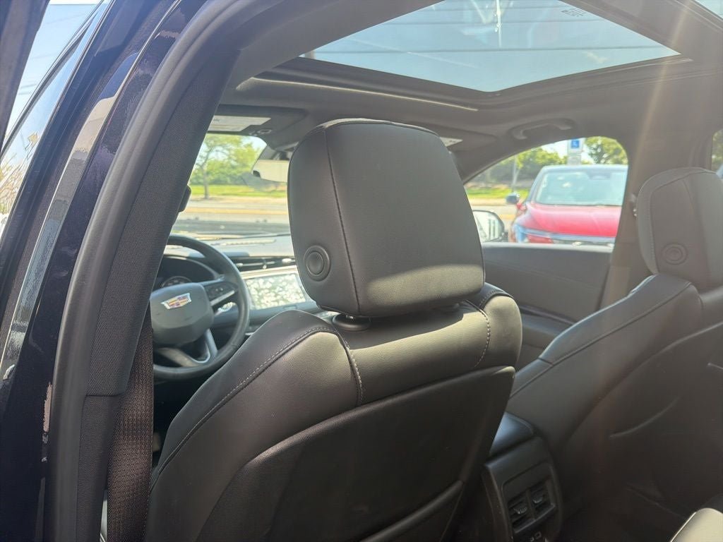 2023 Cadillac XT4 Luxury