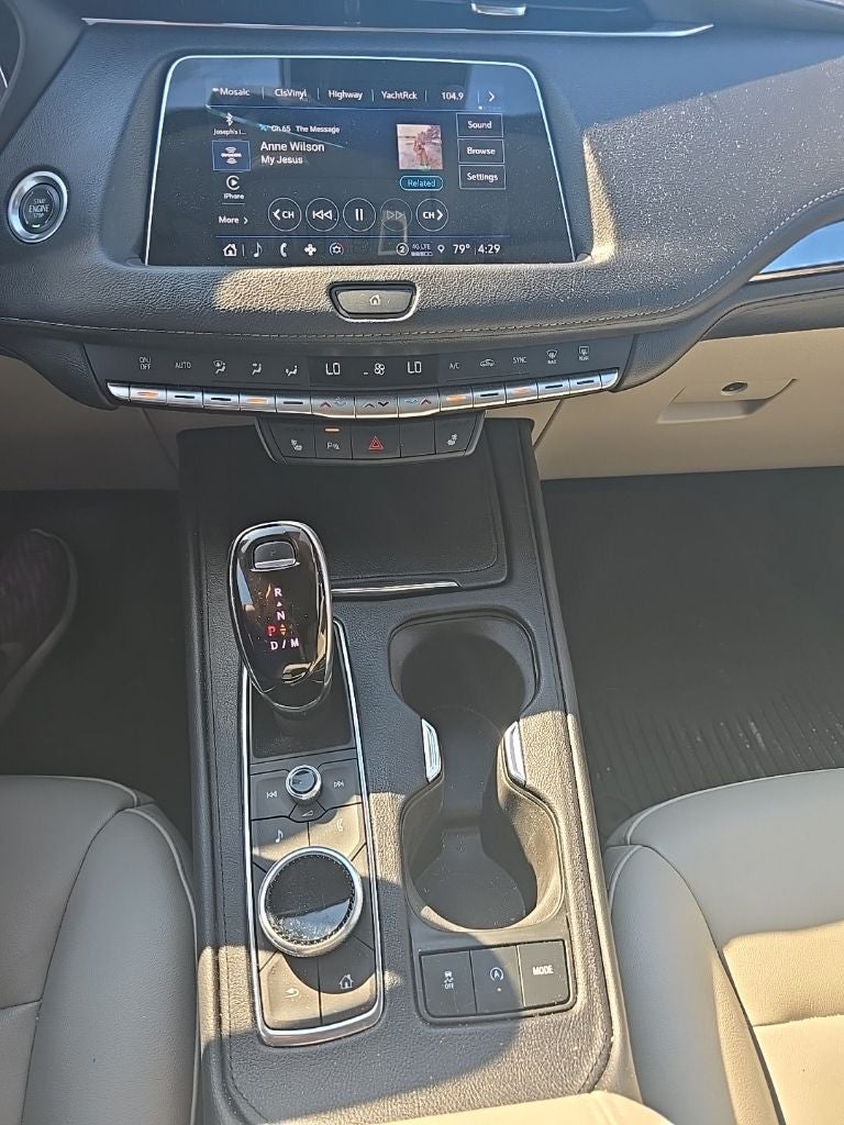 2022 Cadillac XT4 Luxury
