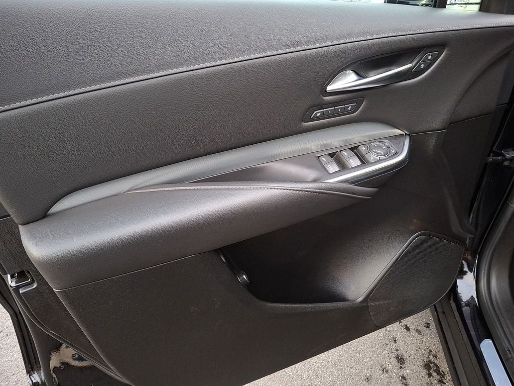 2022 Cadillac XT4 Premium Luxury