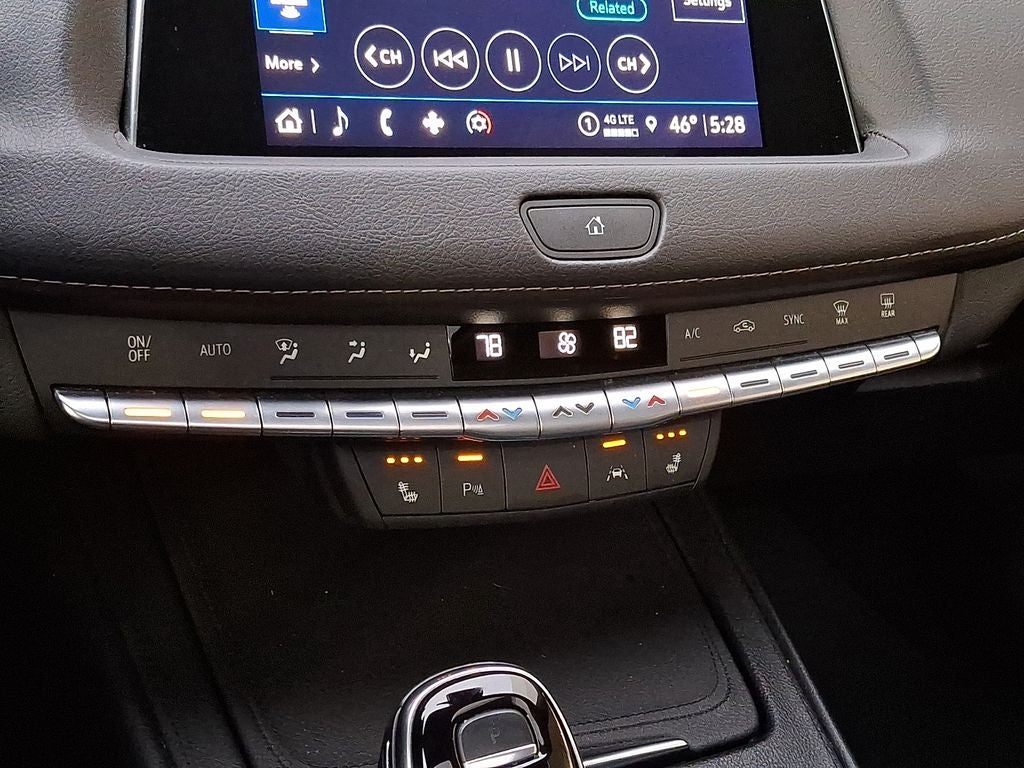 2022 Cadillac XT4 Premium Luxury