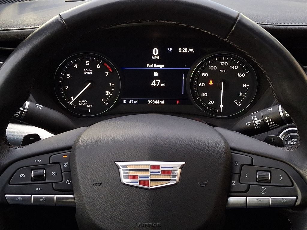 2022 Cadillac XT4 Premium Luxury