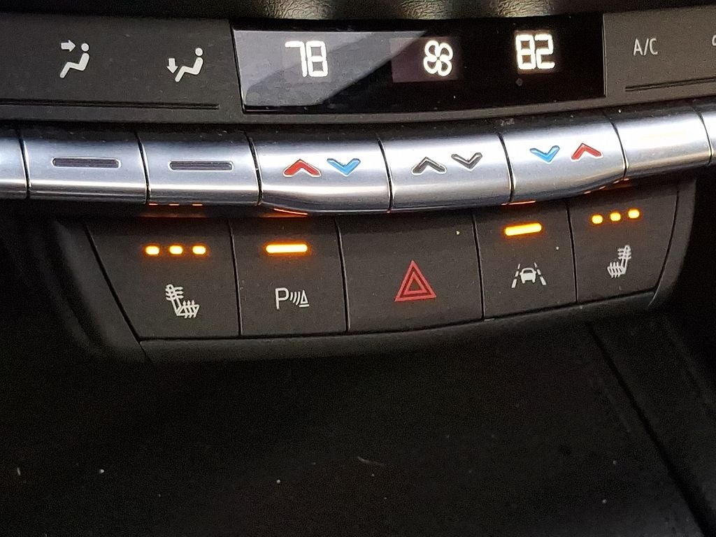 2022 Cadillac XT4 Premium Luxury