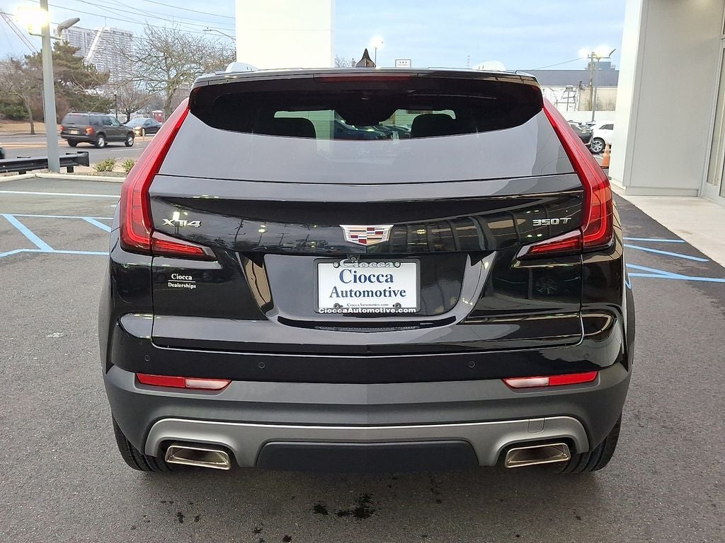 2022 Cadillac XT4 Premium Luxury