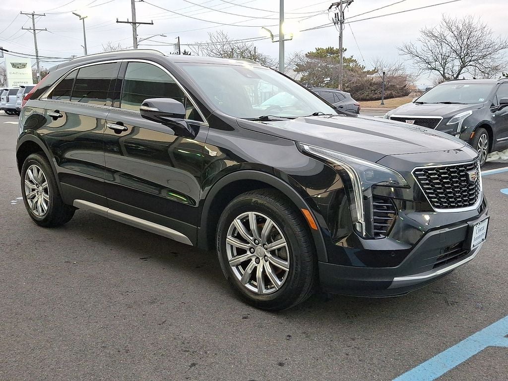 2022 Cadillac XT4 Premium Luxury
