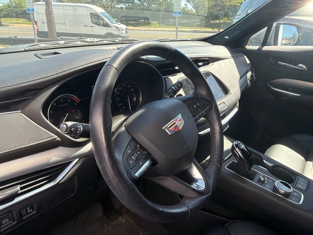 2023 Cadillac XT4 Premium Luxury
