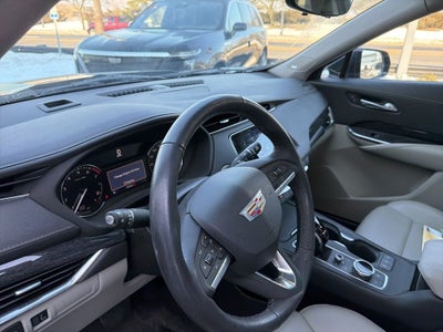 2022 Cadillac XT4 Premium Luxury