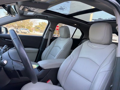 2022 Cadillac XT4 Premium Luxury