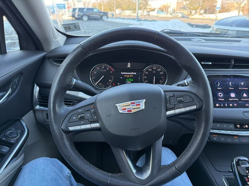 2022 Cadillac XT4 Premium Luxury