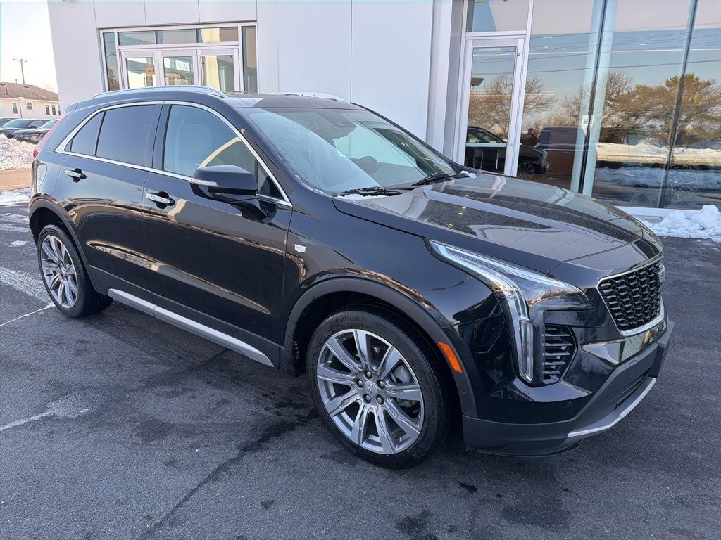 2022 Cadillac XT4 Premium Luxury