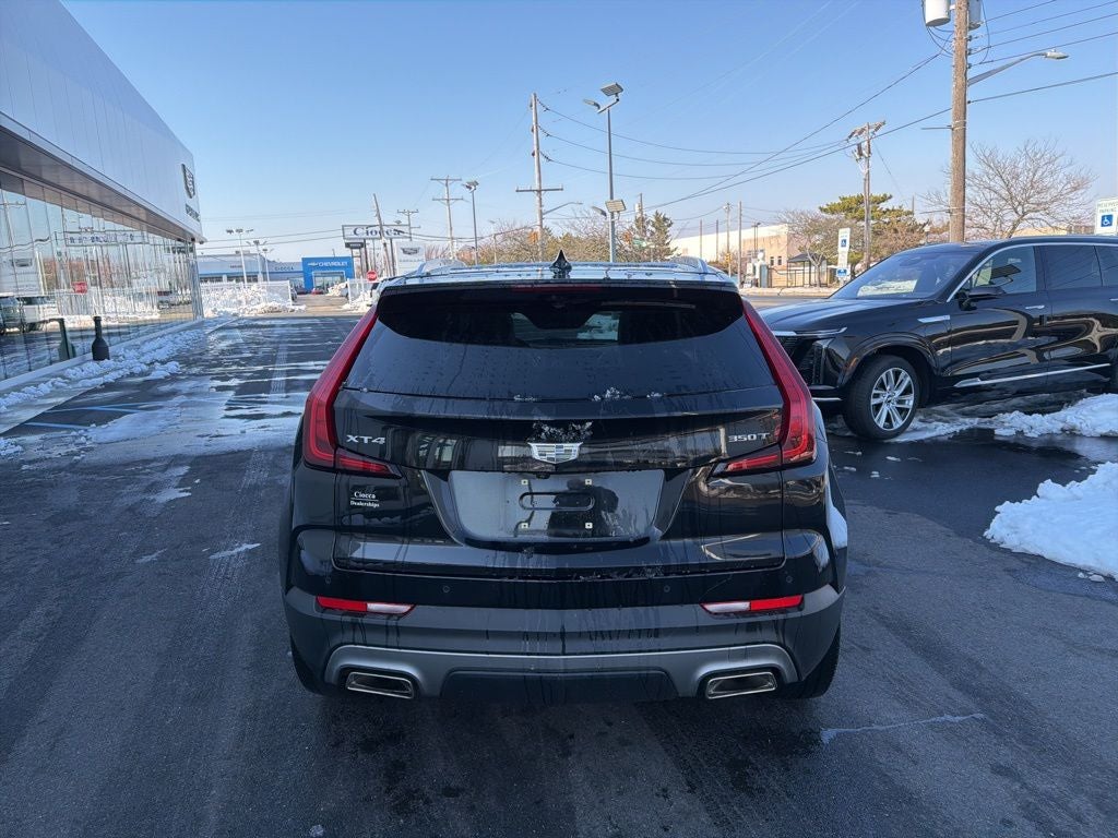 2022 Cadillac XT4 Premium Luxury
