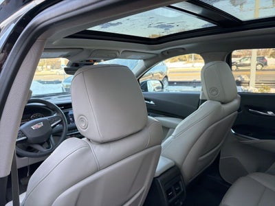 2022 Cadillac XT4 Premium Luxury