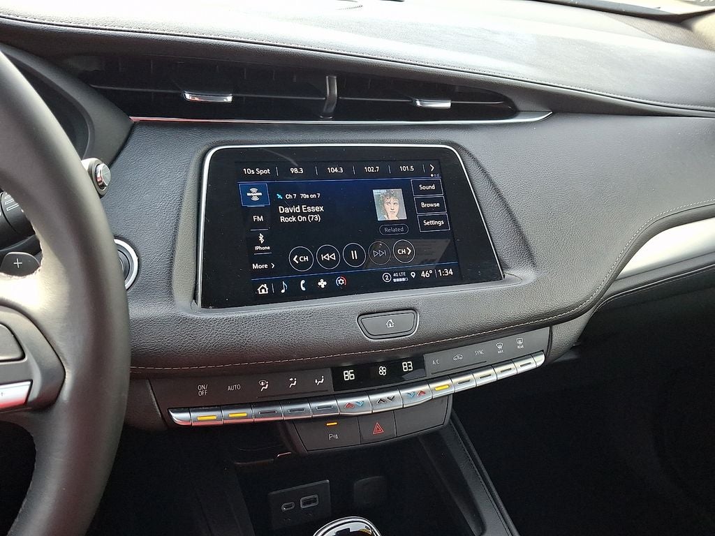 2022 Cadillac XT4 Premium Luxury