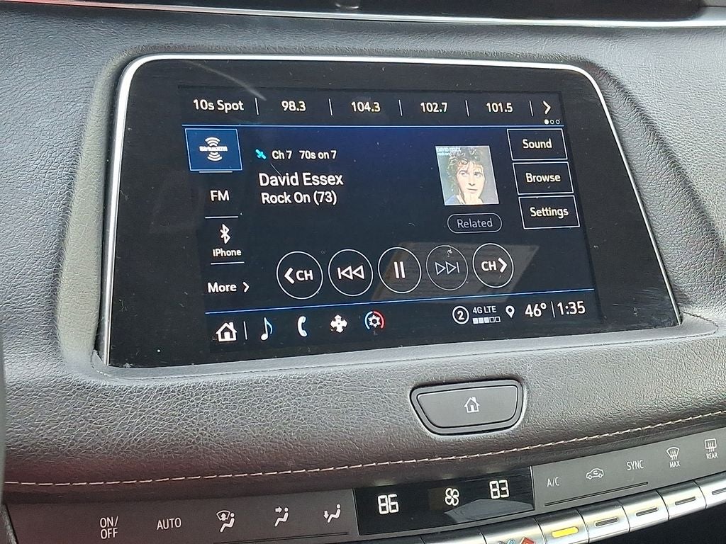 2022 Cadillac XT4 Premium Luxury